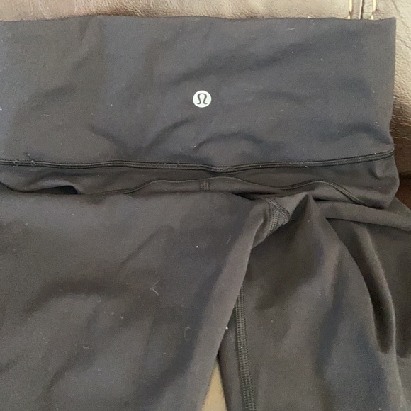 Lululemon black leggings size 0. - Picture 2 of 2